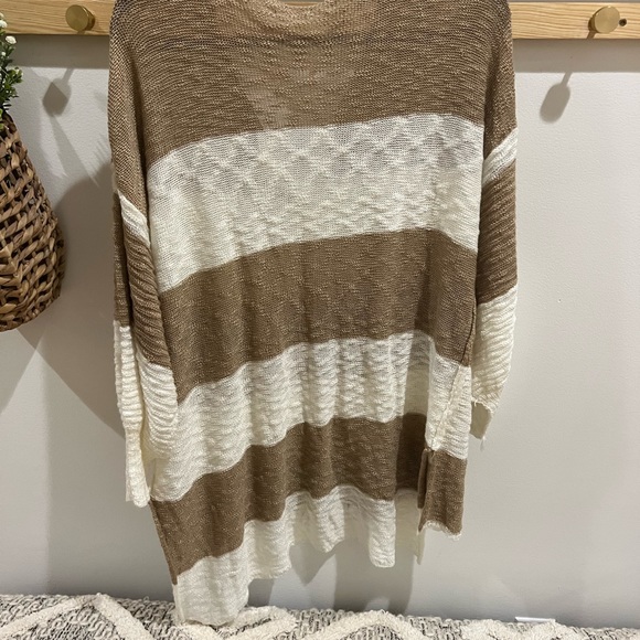 Andthewhy Sweater - Picture 2 of 2